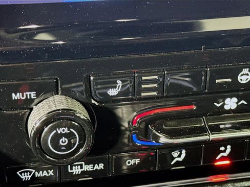 Used 2022 Jeep Grand Cherokee Limited 4xe image 24