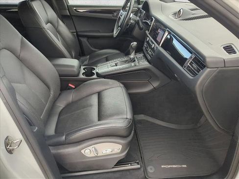 Used 2020 Porsche Macan S image 22