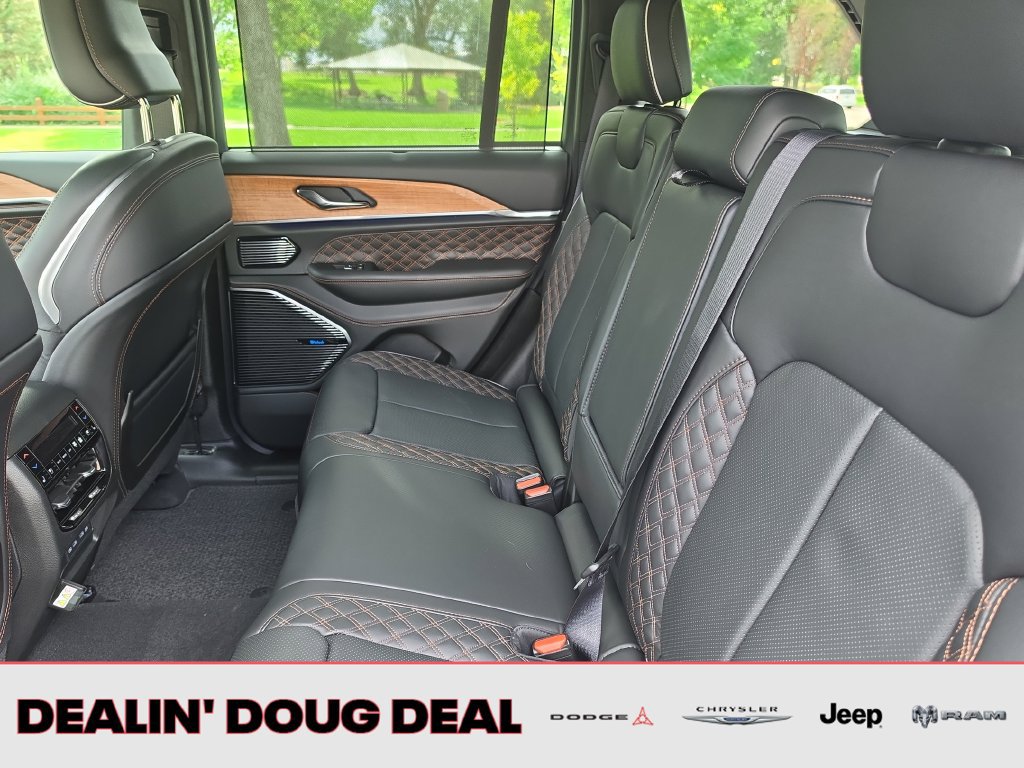 New 2027 Jeep Grand Cherokee Summit AWD/4WD image 25