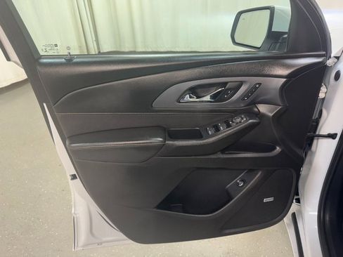 Used 2021 Chevrolet Traverse Premier image 11
