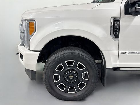 Used 2019 Ford F350 Platinum w/ Platinum Ultimate Package image 12
