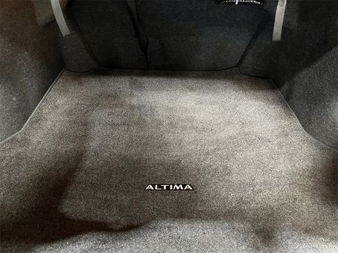 Used 2023 Nissan Maxima Platinum image 5