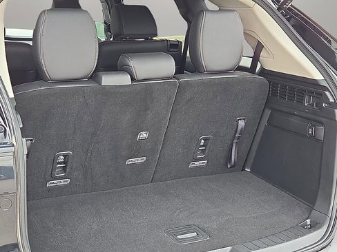 Used 2025 MAZDA CX-90 3.3 Turbo w/ Preferred Package image 8