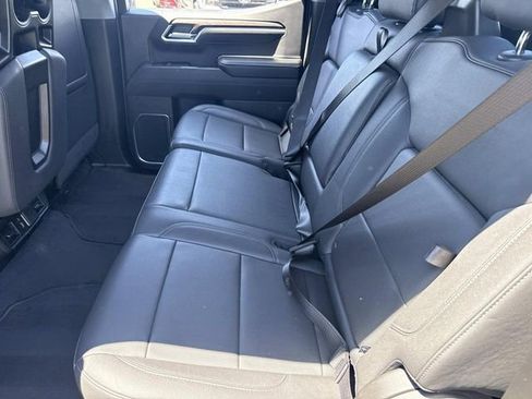 Used 2025 GMC Sierra 1500 SLT AWD/4WD image 17