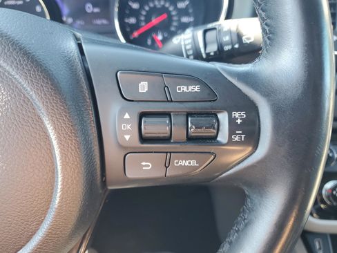 Used 2019 Kia Sedona EX w/ Paint Protection Package image 18