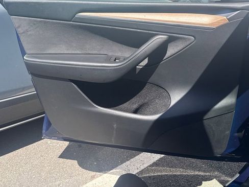 Used 2023 Tesla Model Y Performance AWD/4WD image 6