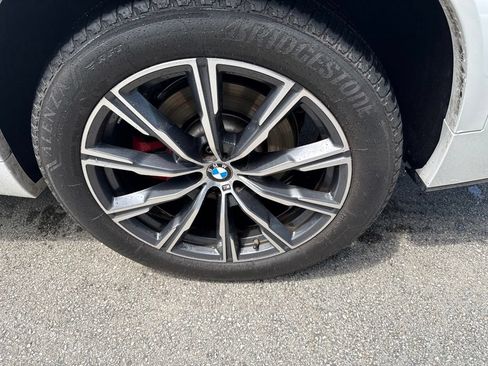 Used 2024 BMW X5 xDrive40i w/ Executive Package AWD/4WD image 4