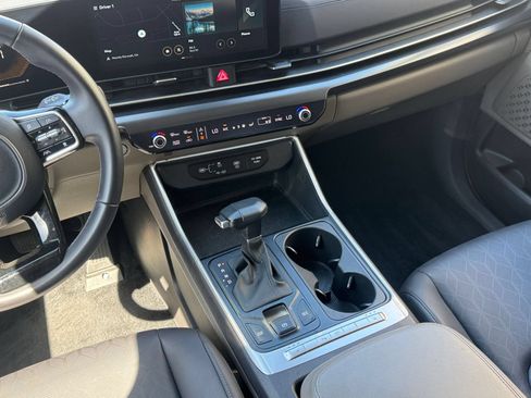 Used 2026 Kia Carnival FWD image 44