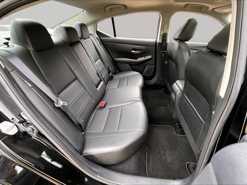 Used 2025 Nissan Sentra SR w/ SR Premium Package FWD image 19