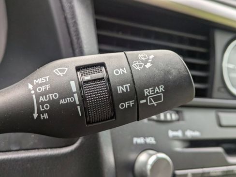 Used 2018 Lexus RX 350L w/ Premium Package image 9