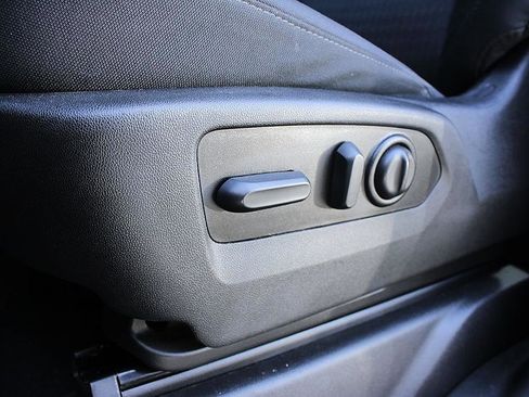 Used 2022 Chevrolet Silverado 1500 Custom w/ Safety Confidence Package image 9