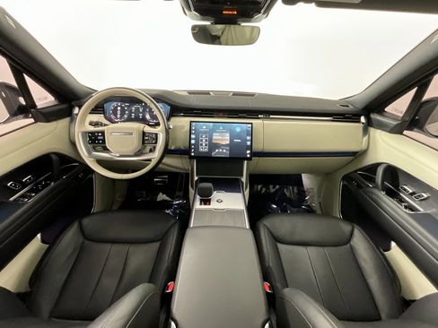 Certified 2024 Land Rover Range Rover Long Wheelbase SE image 10