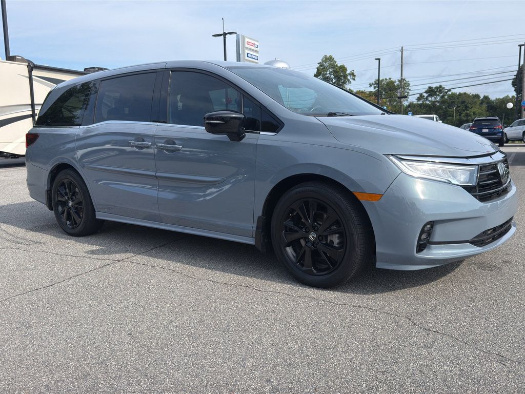 Used 2023 Honda Odyssey Sport image 2