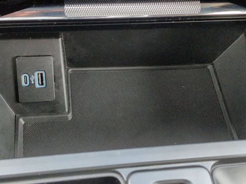 Used 2022 Ford F150 Lariat image 32