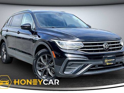 Used 2022 Volkswagen Tiguan SE AWD/4WD image 1