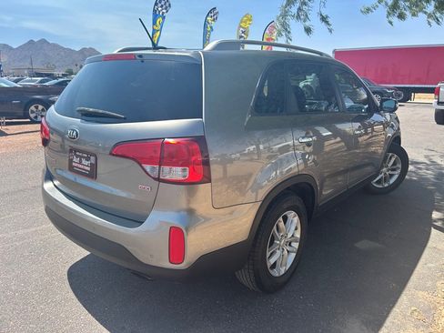 Used 2014 Kia Sorento LX FWD image 5