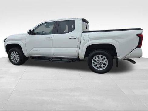 Used 2024 Toyota Tacoma SR5 image 15