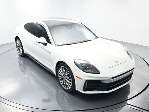 Certified 2025 Porsche Panamera image 41