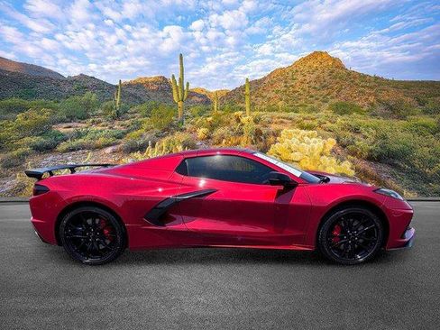 Used 2025 Chevrolet Corvette Stingray Premium Conv w/ Z51 Performance Package RWD image 3