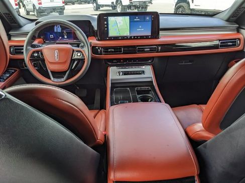 Used 2025 Lincoln Aviator Reserve w/ Luxury Package AWD/4WD image 15