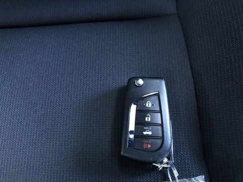 Certified 2025 Toyota Corolla LE image 31