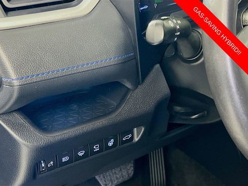 Used 2022 Toyota RAV4 XSE AWD/4WD image 10