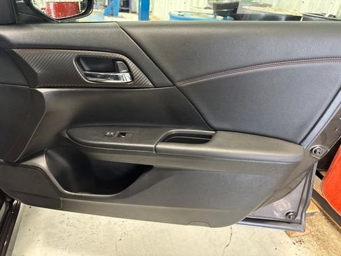 Used 2017 Honda Accord Sport Special Edition image 26
