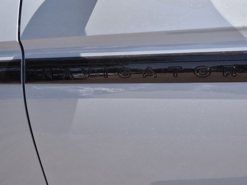 New 2025 Lincoln Navigator L Reserve w/ Jet Appearance Package image 44
