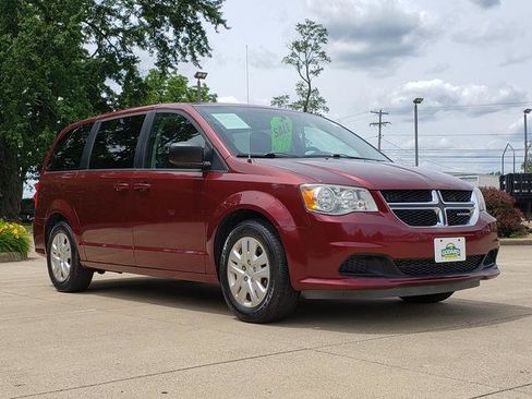 Used 2018 Dodge Grand Caravan SE w/ UConnect Hands-Free Group FWD image 8