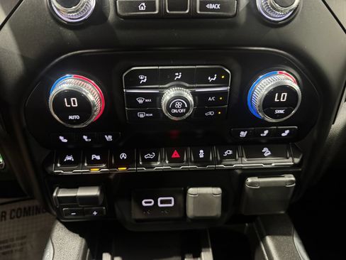 Used 2019 GMC Sierra 1500 AT4 w/ AT4 Premium Package AWD/4WD image 33