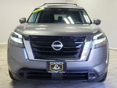 Used 2023 Nissan Pathfinder SV w/ SV Premium Package image 8