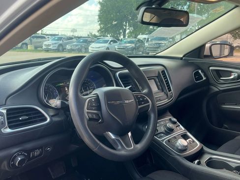 Used 2015 Chrysler 200 Limited image 23