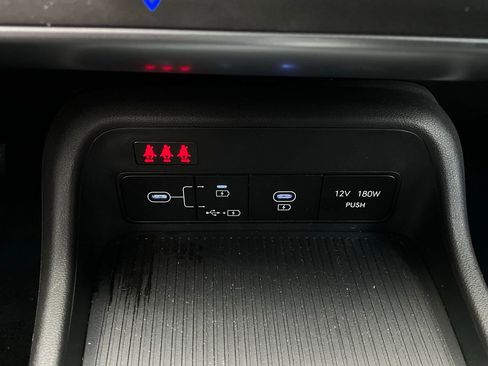 Used 2025 Hyundai Kona SEL image 25