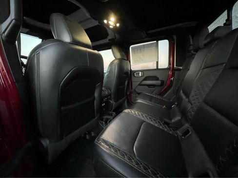 Used 2021 Jeep Gladiator Overland image 19
