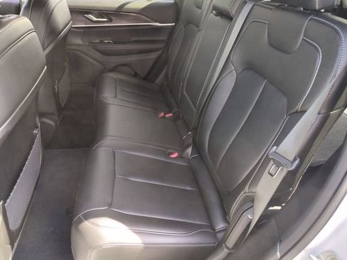 Certified 2023 Jeep Grand Cherokee Limited AWD/4WD image 21