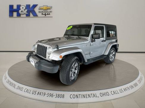 Used 2016 Jeep Wrangler Sahara w/ Dual Top Group AWD/4WD image 3