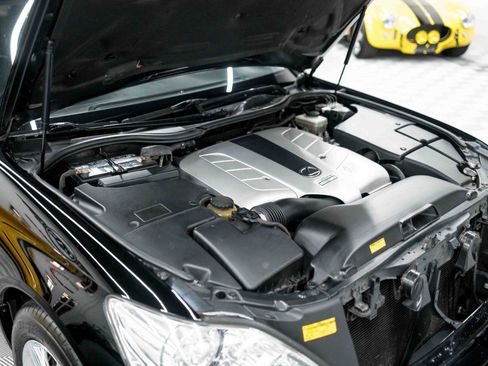 Used 2004 Lexus LS 430 RWD image 89