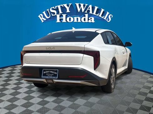 Used 2025 Kia K4 FWD image 2
