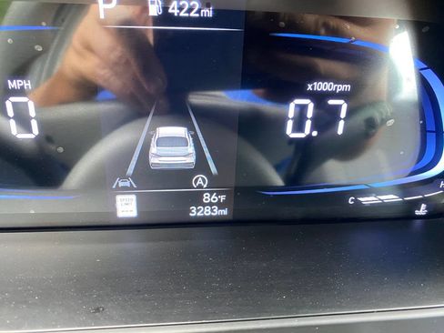 Used 2025 Hyundai Elantra SE w/ Cargo Package FWD image 33