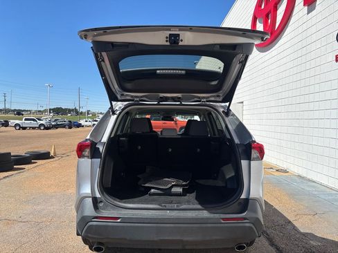Used 2022 Toyota RAV4 XLE image 28