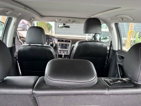 Used 2017 Volkswagen Golf SEL FWD image 16