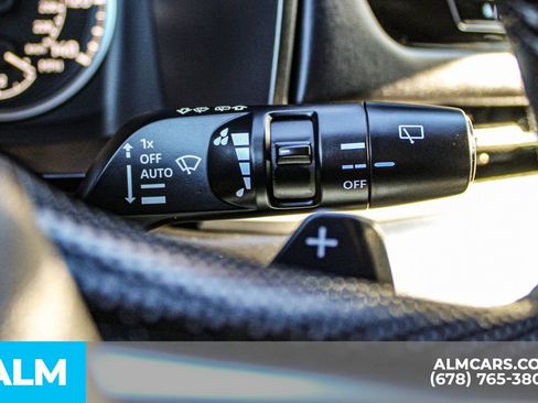 Used 2025 Mitsubishi Outlander SE image 32