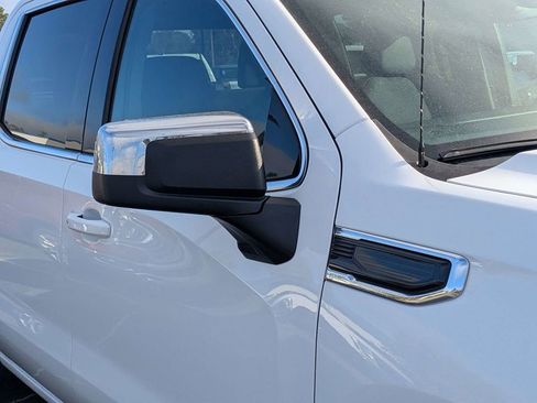 Used 2024 GMC Sierra 1500 SLE image 11