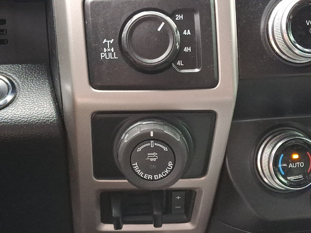 Used 2019 Ford F150 Lariat w/ Equipment Group 502A Luxury AWD/4WD image 25