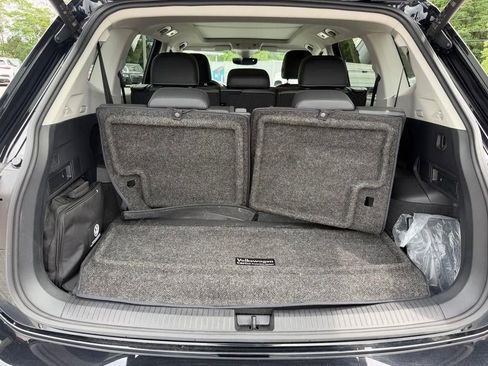 Used 2023 Volkswagen Tiguan SE w/ Panoramic Sunroof Package FWD image 27