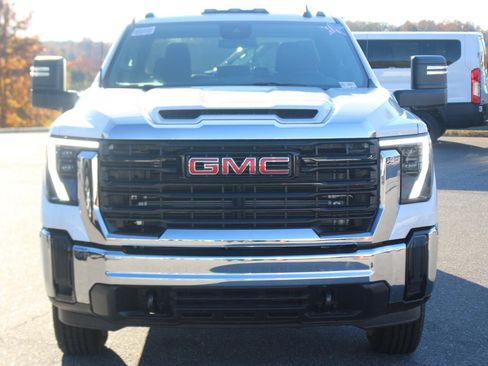 New 2025 GMC Sierra 2500 Pro w/ Convenience Package image 3