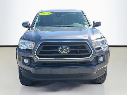 Used 2021 Toyota Tacoma SR5 w/ SR5 Appearance Package (SM) image 8
