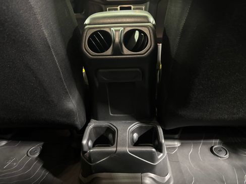 Used 2022 Jeep Wrangler Unlimited Sport AWD/4WD image 13