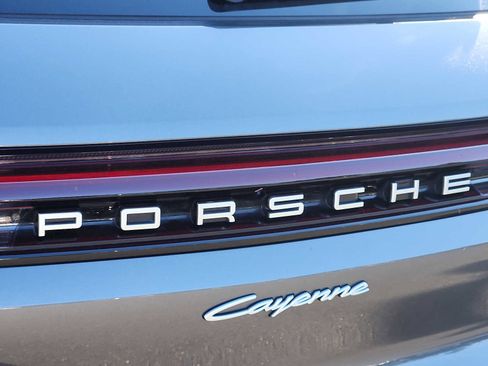 Used 2025 Porsche Cayenne E-Hybrid AWD/4WD image 29