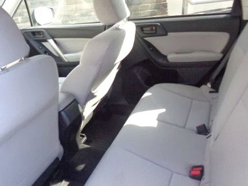 Used 2015 Subaru Forester 2.5i Premium AWD/4WD image 12